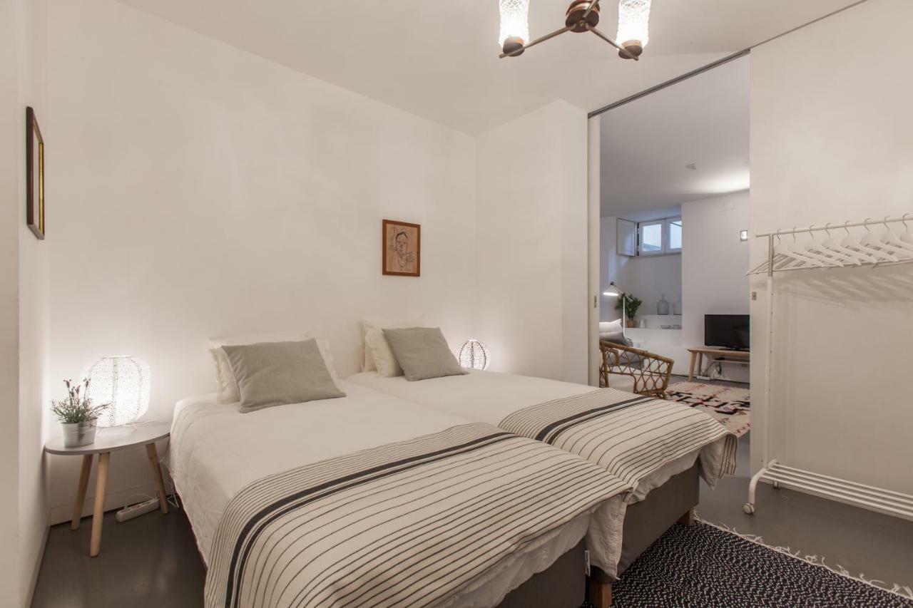 Renovated Apart With Private Courtyard, By Timecooler Lisbon Bagian luar foto