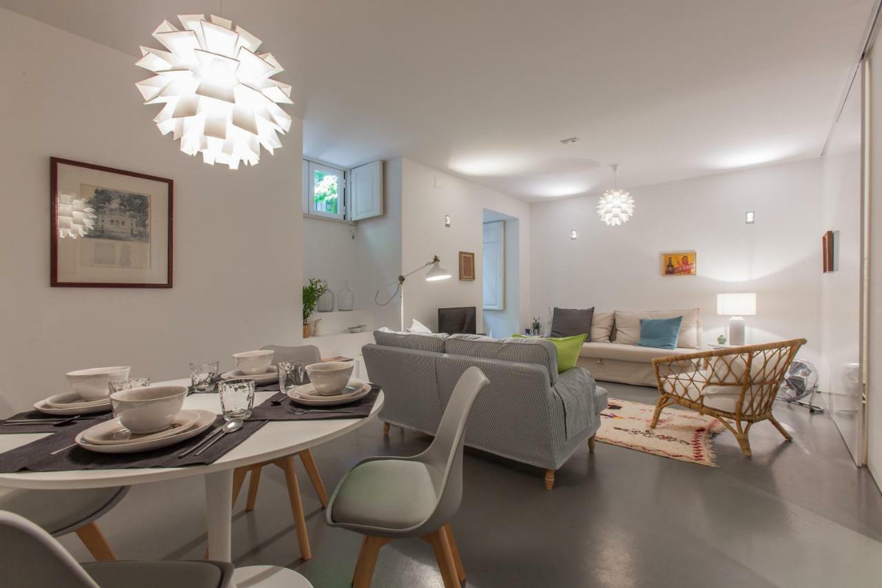 Renovated Apart With Private Courtyard, By Timecooler Lisbon Bagian luar foto