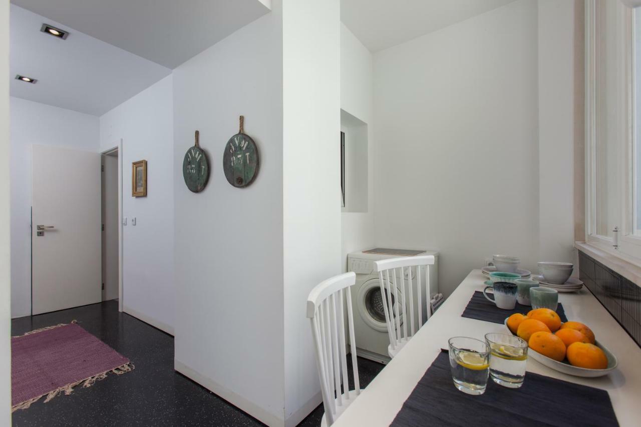 Renovated Apart With Private Courtyard, By Timecooler Lisbon Bagian luar foto